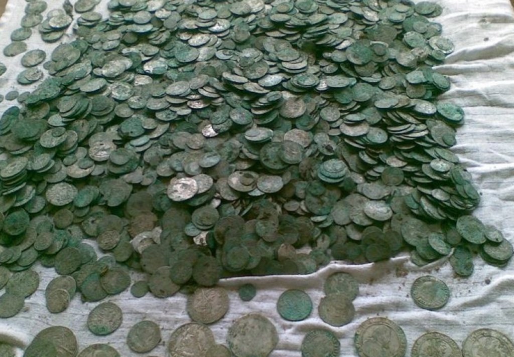 Nález obsahoval pestrou směs mincí různých nominálů.