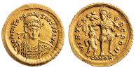 Solidus z roku 441, RIC 284, 4,47 g, Constantinopol, poprsí čelně, válečník vleče zajatce, CONOB, "R"           
