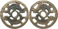 Bronzový ochranný amulet (ling long čchien) s prolamovaným vzorem