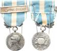 "Koloniální medaile" II. typ   stříbřený bronz 27 mm  na stuze št