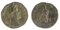Commodus 177-192 sestertius R: císař u oltáře RIC.454